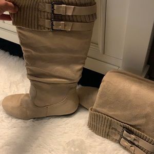 Women’s size 6 light tan boot